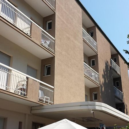 Hotel Montecarlo Rimini Esterno foto